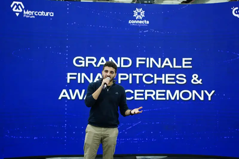 Finalist pitching at the AI Factory Grand Finale stage, Connecta 2025