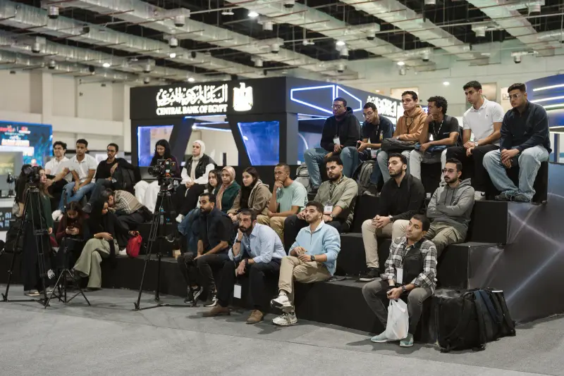Wide view of the AI Factory seating area filled with attendees, Connecta 2025