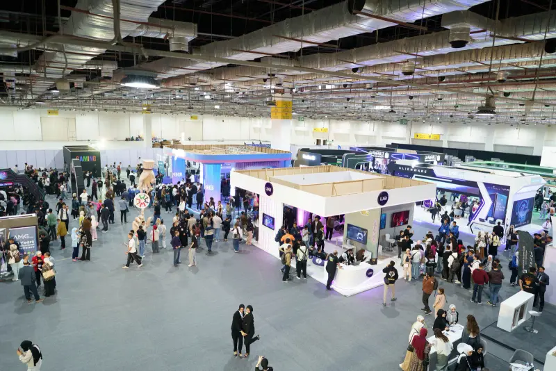 Wide aerial view across the full Connecta hall during opening hours, Connecta 2025